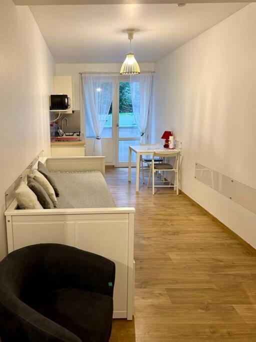 Location Studio, Lyon-La Mulatiere Exteriör bild